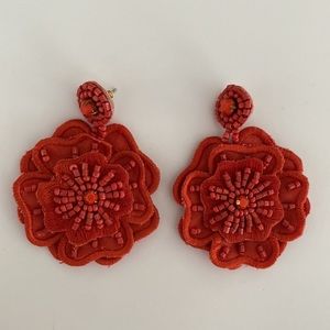 Stella & Dot red flower beaded earrings